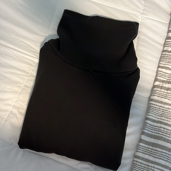 Black long sleeve turtleneck - Picture 3 of 8